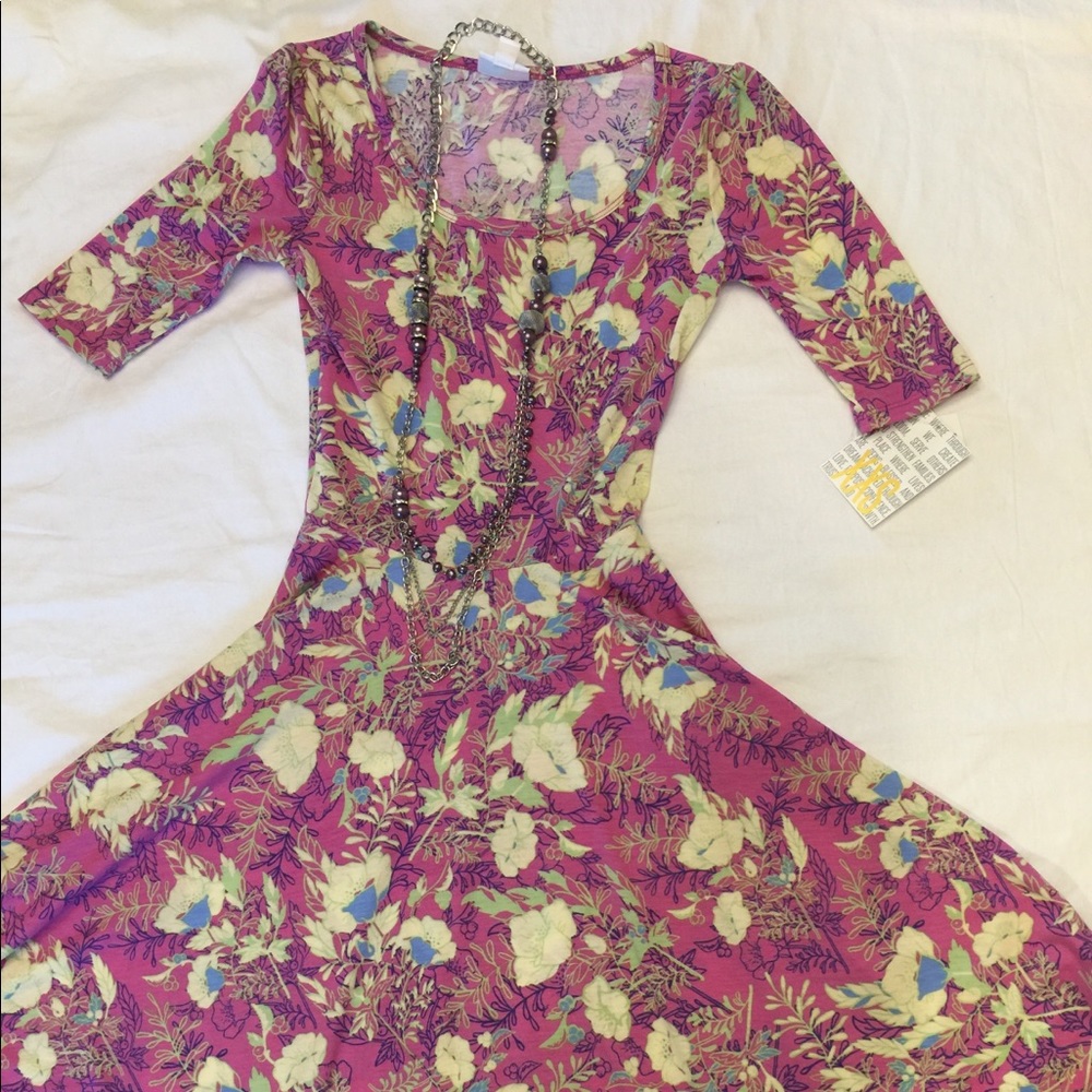 LuLaRoe Nicole (twirly) Dress